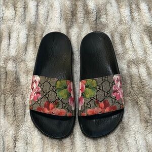 Gucci Women's Floral Slide Sandals - Black and Multicolor